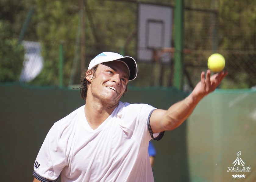 Ténis masculino segue em frente